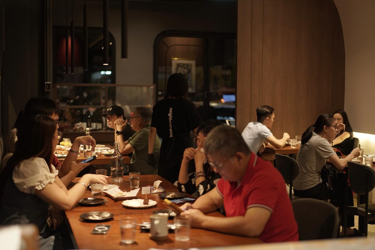 The Neighbourwood dining room at night